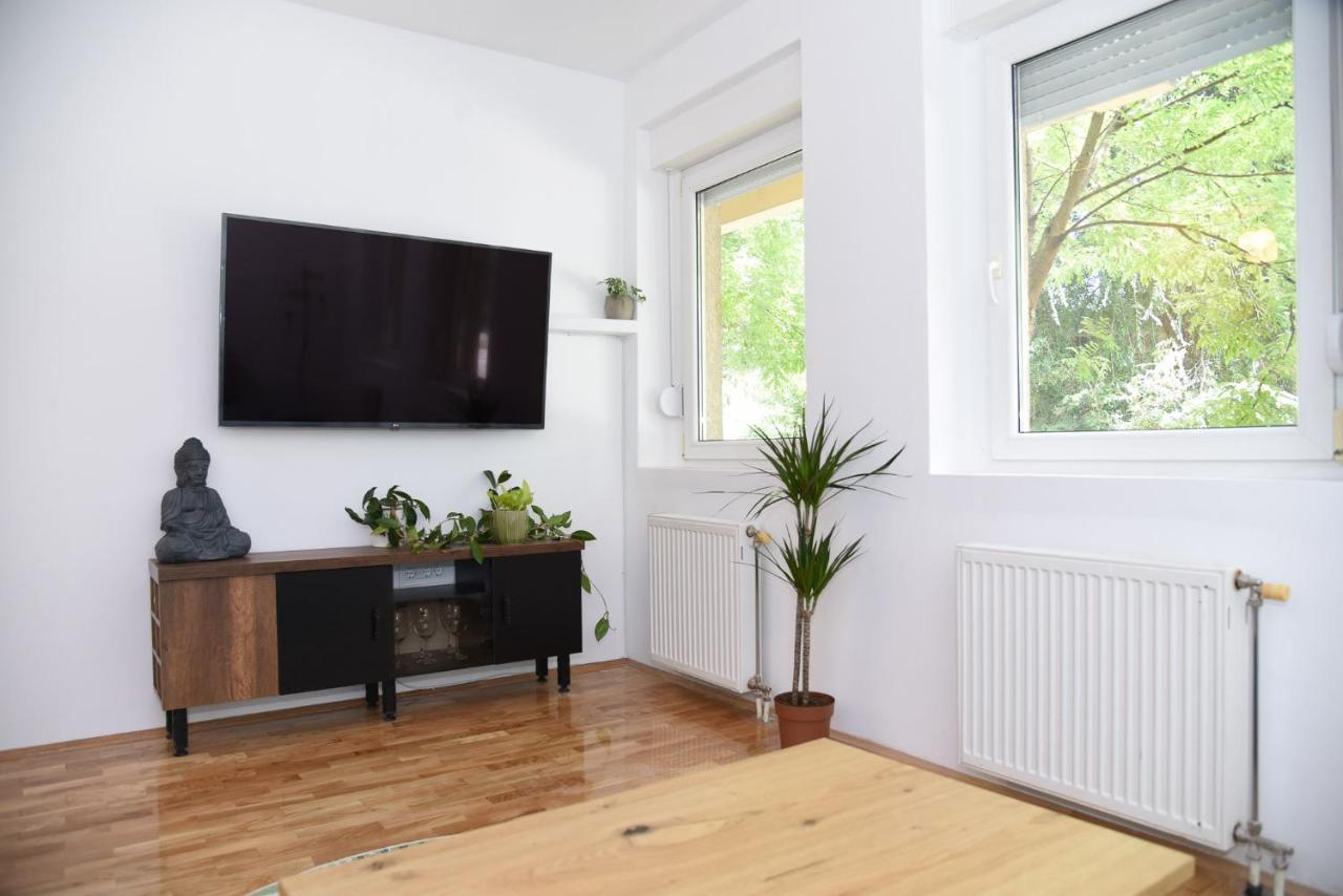 Garden Apartment - Oaza U Centru Grada Nowy Sad Zewnętrze zdjęcie