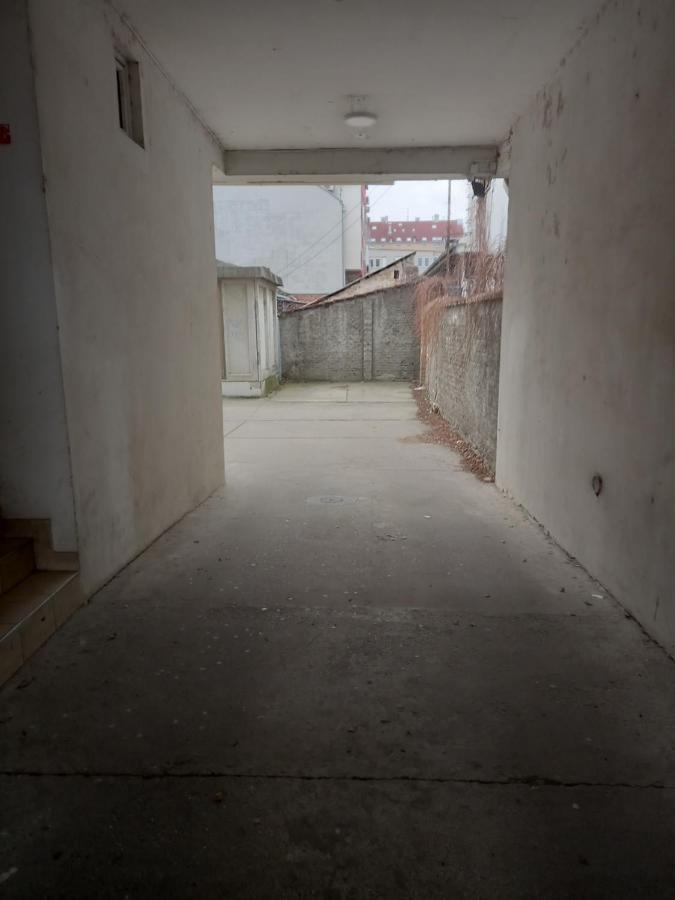 Garden Apartment - Oaza U Centru Grada Nowy Sad Zewnętrze zdjęcie
